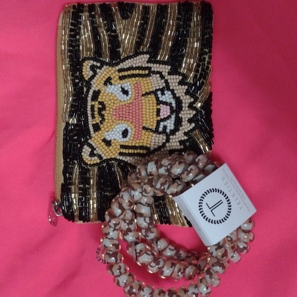 Change purse&hair ties - Picture 5 of 5